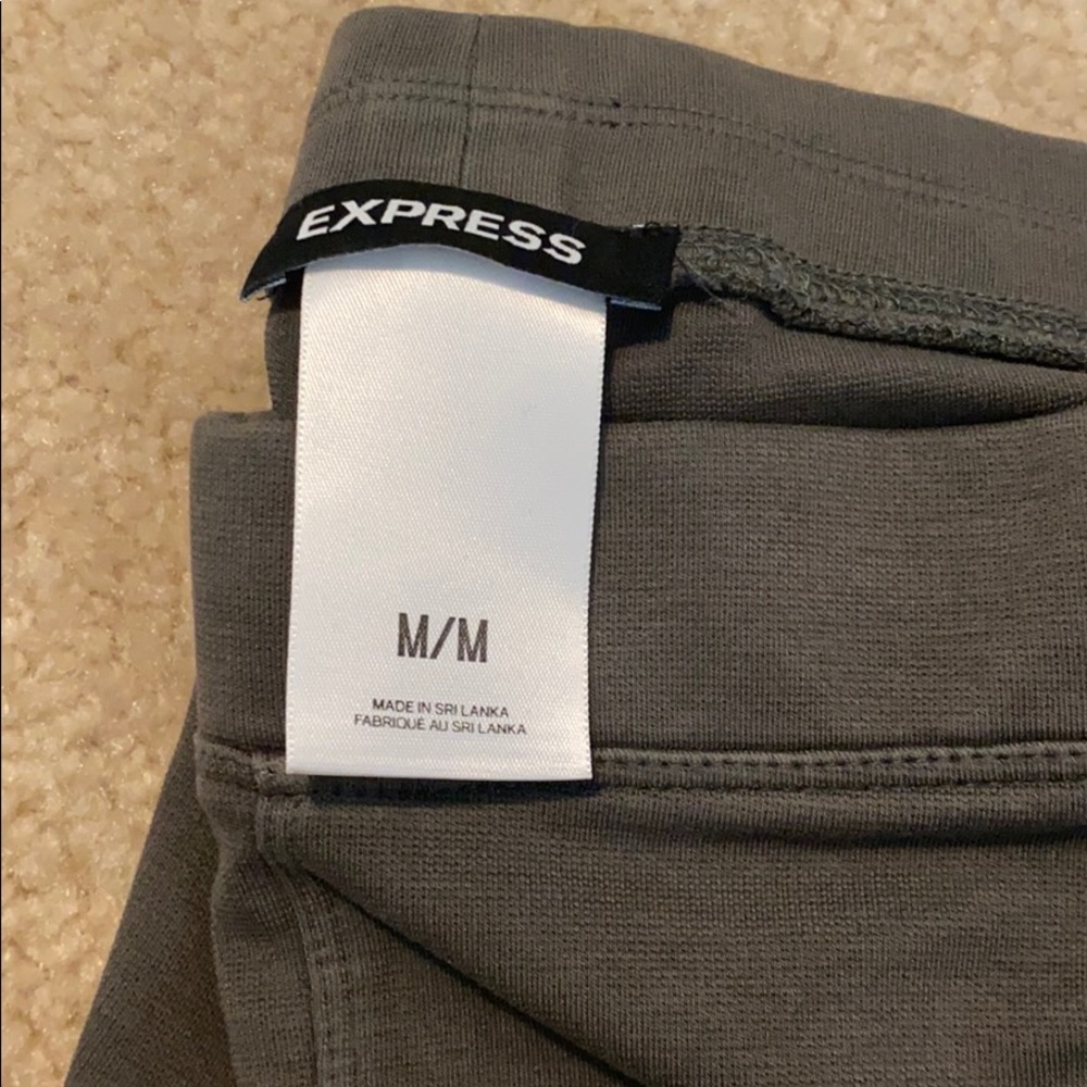 Express Leggings - Picture 4 of 5